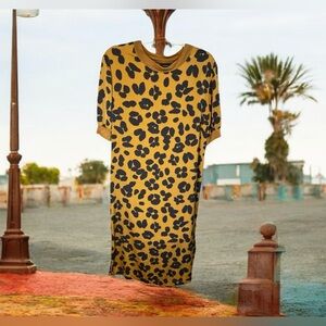 🚨NWOT. Who what wear medium short sleeve dress LONG dress. 🐆